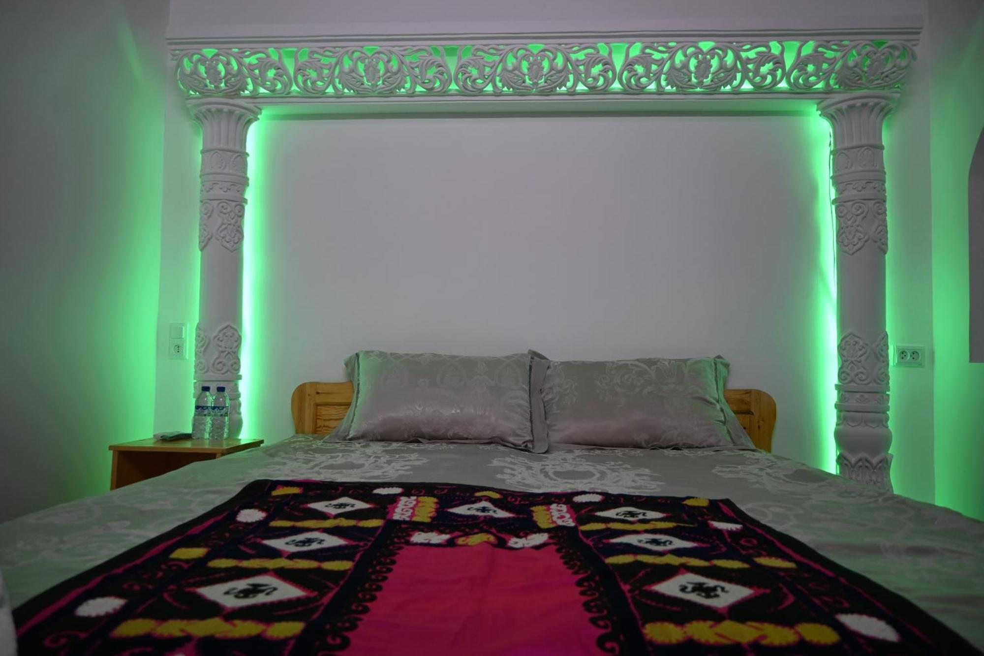 Khiva Tosh Darvoza & Trip Service Zewnętrze zdjęcie